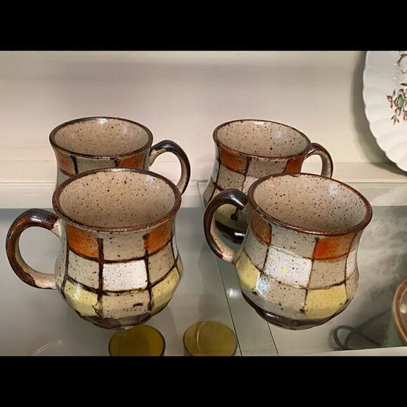 4 Beautiful vintage pottery coffee mugs - Picture 1 of 4